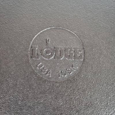 LOT 224K: Cast Iron Frying Pans; Lodge Round Mini Serving Pans