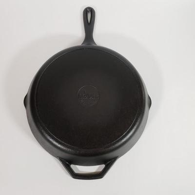 LOT 224K: Cast Iron Frying Pans; Lodge Round Mini Serving Pans