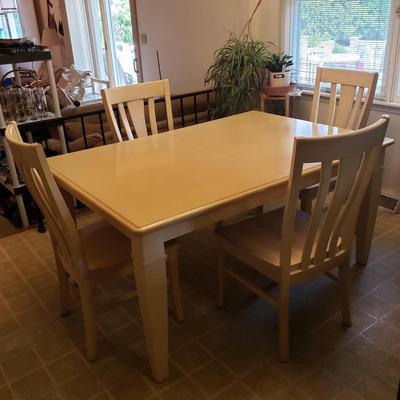 LOT 226K: Kitchen/Dining Table with 4 Chairs and 12" Leaf Extension
