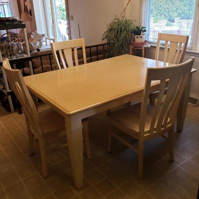 LOT 226K: Kitchen/Dining Table with 4 Chairs and 12" Leaf Extension