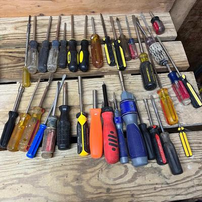 Large Selection of Screwdrivers (SRF-MG)