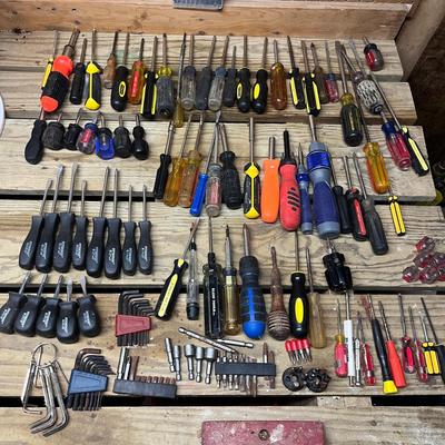 Large Selection of Screwdrivers (SRF-MG)