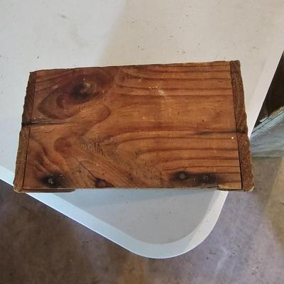 Vintage Wood Containers & Tool Boxes (G-JS)
