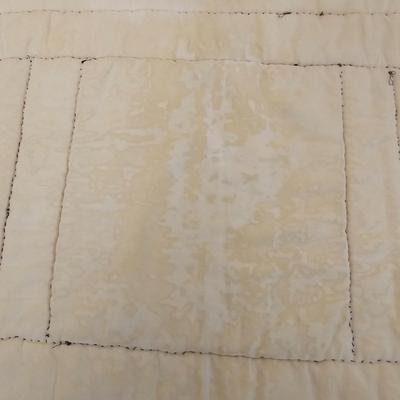 Assorted Quilts, Wall Hangers + Quilt Rack (GB1-JS)