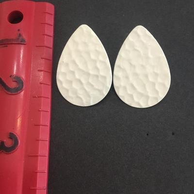 Vintage white enamel teardrop shaped earrings