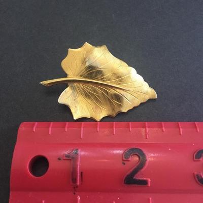 Mid century, gold, toned leaf brooch