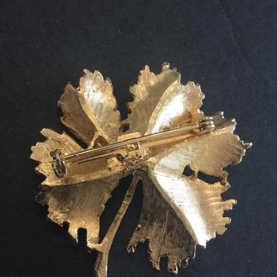 Gold tone, leaf brooch, vintage