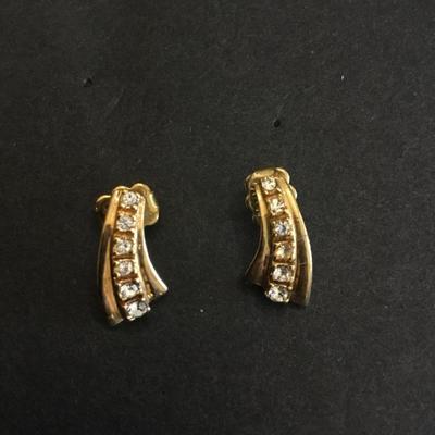 Beautiful, gold, toned, rhinestone, vintage stud earrings