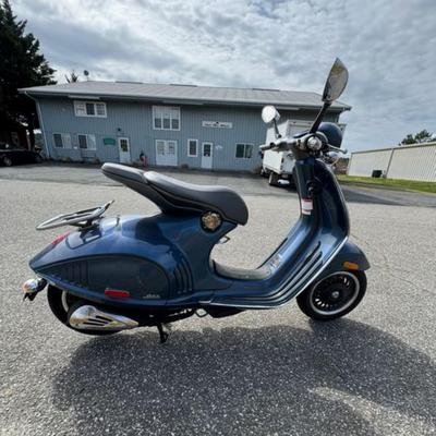 Sale Photo Thumbnail #51: Vespa Primavera 946 Motorcycle – 262 Miles Don’t miss this rare opportunity to own a virtually new Vespa Primavera 946 – a stunning blend of Italian design and modern performance. With only 262 total miles, this Vespa has been garage stored and rema