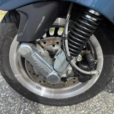 Sale Photo Thumbnail #11: Vespa Primavera 946 Motorcycle – 262 Miles Don’t miss this rare opportunity to own a virtually new Vespa Primavera 946 – a stunning blend of Italian design and modern performance. With only 262 total miles, this Vespa has been garage stored and rema