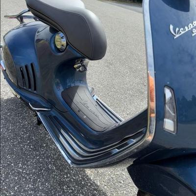 Sale Photo Thumbnail #17: Vespa Primavera 946 Motorcycle – 262 Miles Don’t miss this rare opportunity to own a virtually new Vespa Primavera 946 – a stunning blend of Italian design and modern performance. With only 262 total miles, this Vespa has been garage stored and rema