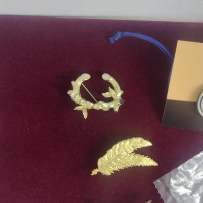 Collection of Brooches (#43)