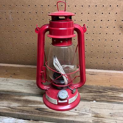 Dietz Oil Lantern & Olde Brooklyn Lanterns (SRB-MG)