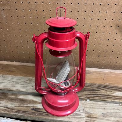 Dietz Oil Lantern & Olde Brooklyn Lanterns (SRB-MG)