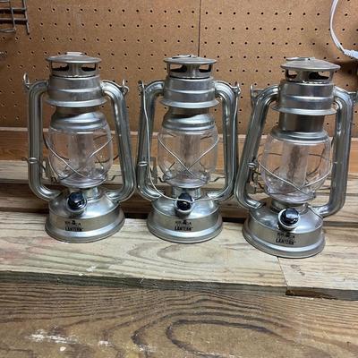 Dietz Oil Lantern & Olde Brooklyn Lanterns (SRB-MG)