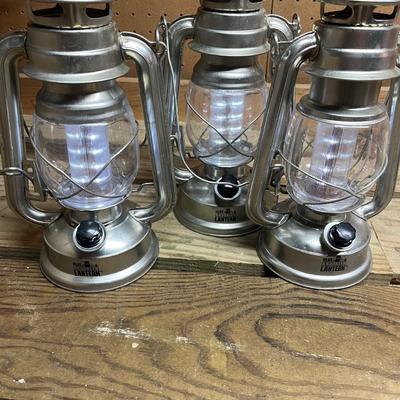 Dietz Oil Lantern & Olde Brooklyn Lanterns (SRB-MG)