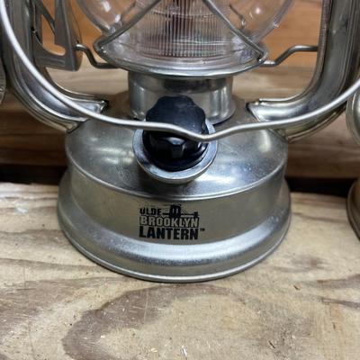 Dietz Oil Lantern & Olde Brooklyn Lanterns (SRB-MG)