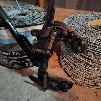 Barb Wire & Stretcher (SRF-JS)