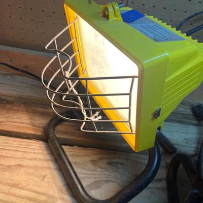Halogen Work Lights, Spotlights & a Black Light (SRF-MG)