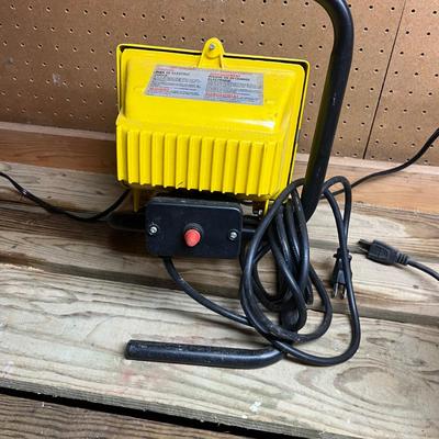 Halogen Work Lights, Spotlights & a Black Light (SRF-MG)