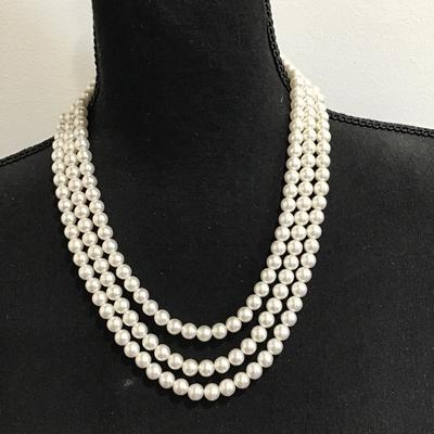 Sale Photo Thumbnail #135: Beautiful vintage trio, strand pearl necklace please see attached photos
