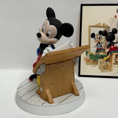 Walt Disney Mickey Mouse sel portrait figurine with postcard