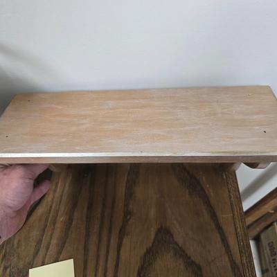 Wall shelf