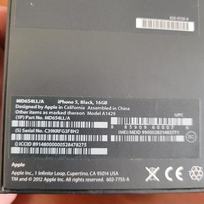 Two iPhones and Wireless Microphone (BR2-EL)