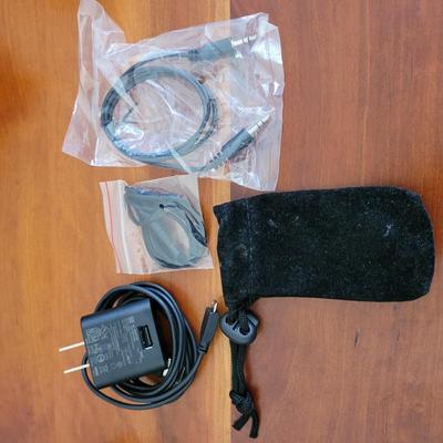 Two iPhones and Wireless Microphone (BR2-EL)