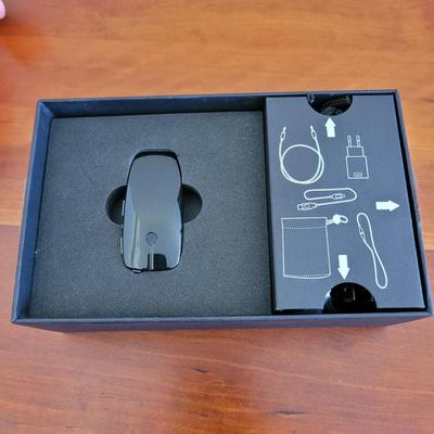 Two iPhones and Wireless Microphone (BR2-EL)