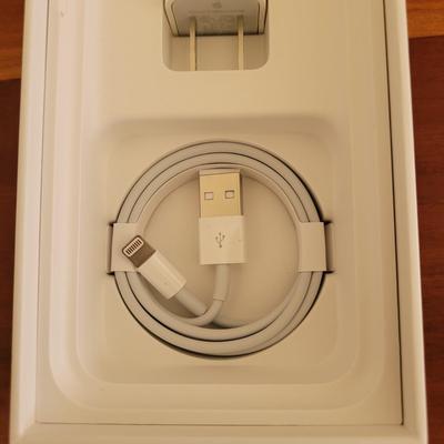 Two iPhones and Wireless Microphone (BR2-EL)