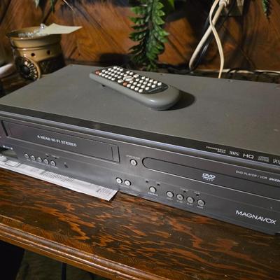Magnavox dvd and vhs player