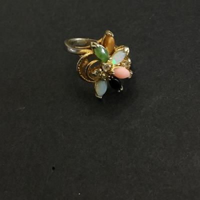 Beautiful multicolored gemstone gold tone vintage ring has some wear