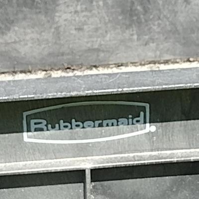 Rubbermaid Pull Behind Garden Cart