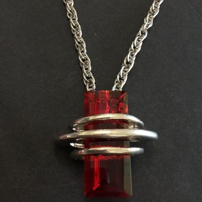 Beautiful vintage red glass Silver-tone pendant very beautiful very nice