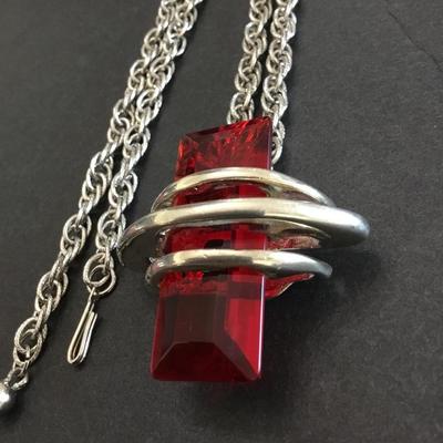 Beautiful vintage red glass Silver-tone pendant very beautiful very nice