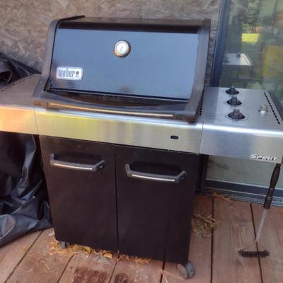 Weber 'Spirit' Propane Grill with Cover