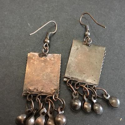 Vintage rhinestone dangle earrings. Very cute.