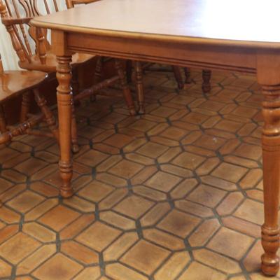 Tell City Maple Dining Table and Chairs