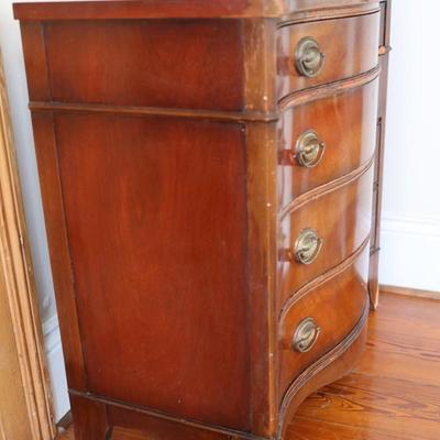 DREXEL Chest of Drawers
