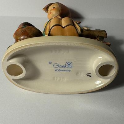Hummel Figurine "Just resting" #112