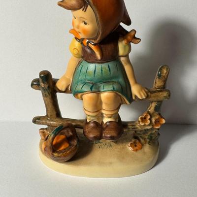 Hummel Figurine "Just resting" #112