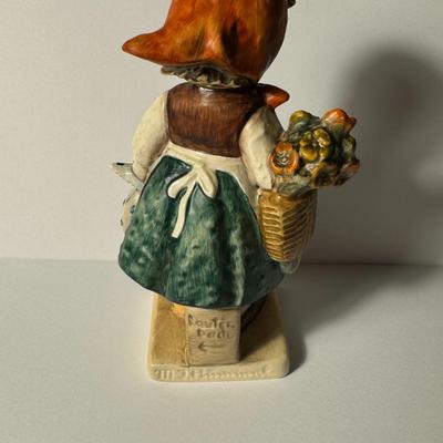 HUMMEL Figurine "Weary Wanderer" #204