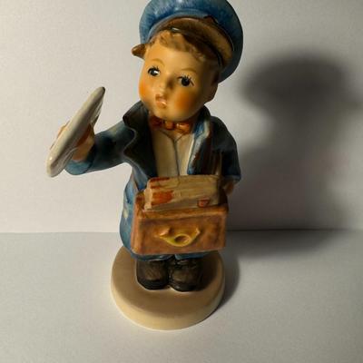 Hummel figurine "Mail Carrier" #119