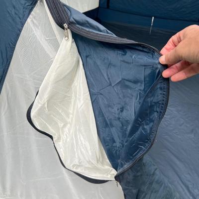5’ x 4’ Diamond Brand Tent Plus Sleeping Bags (G-RG)
