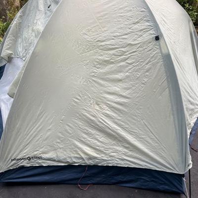 5’ x 4’ Diamond Brand Tent Plus Sleeping Bags (G-RG)