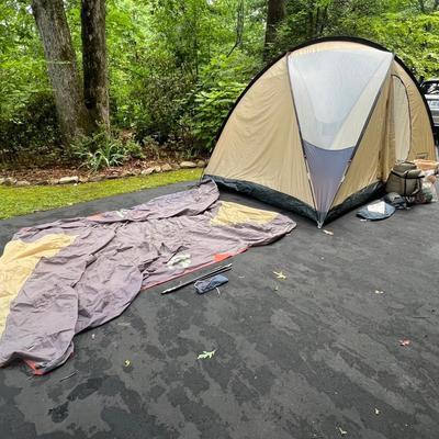Coleman 12’ x 8’ Tioga Tent Plus Sleeping Bags & Pillow (G-RG)