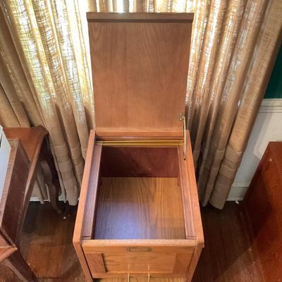 O5 Antique Oak 2-Tier Filing Cabinet