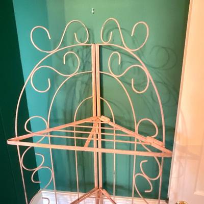 O8 Mid-Century Folding Metal Corner Plant Shelf