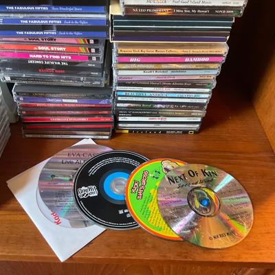 O13 Large Lot of CD's with CD Collector & Tray